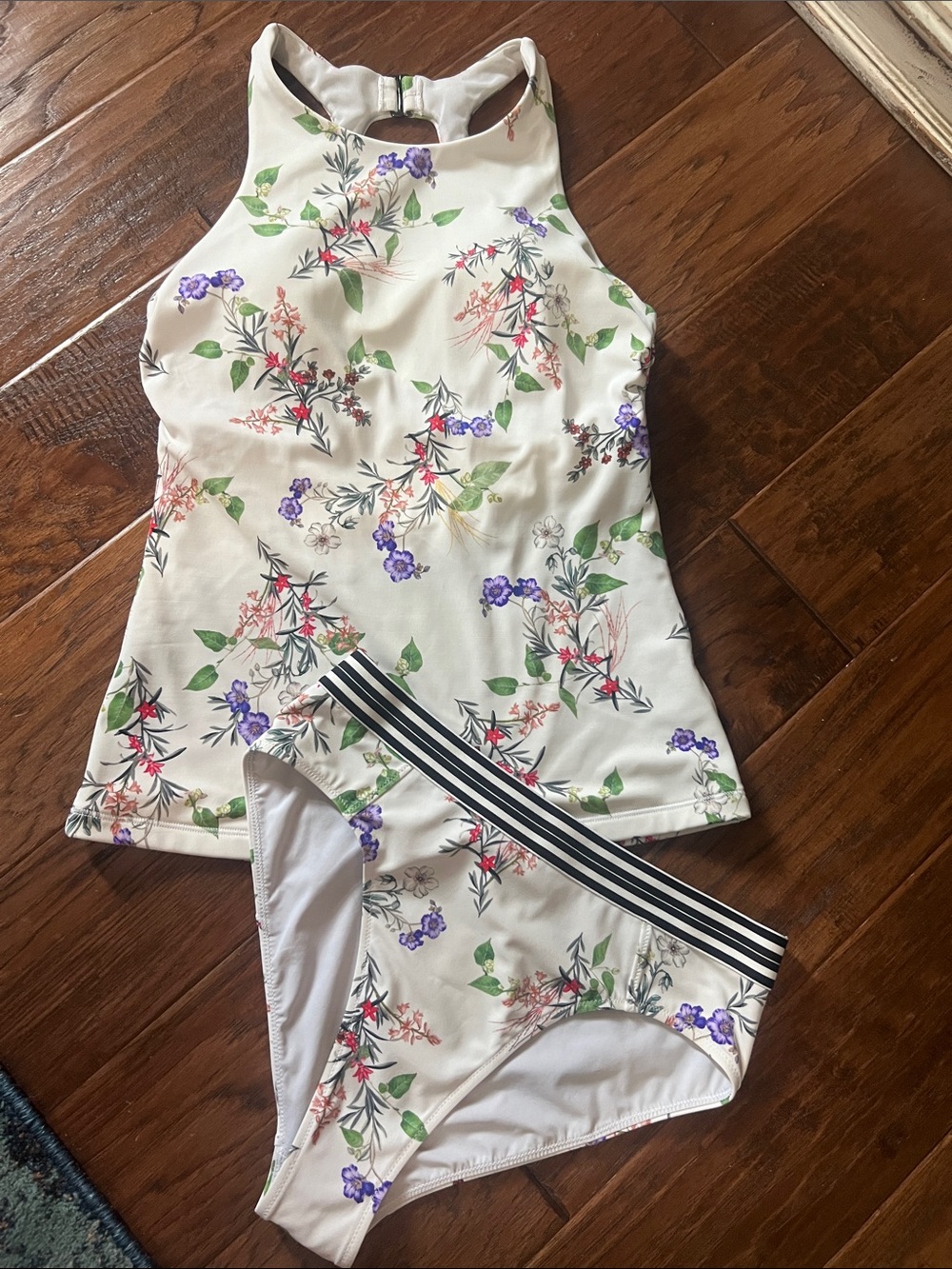 Athleta White & Floral High-Neck Tankini 34B/C and small bottoms